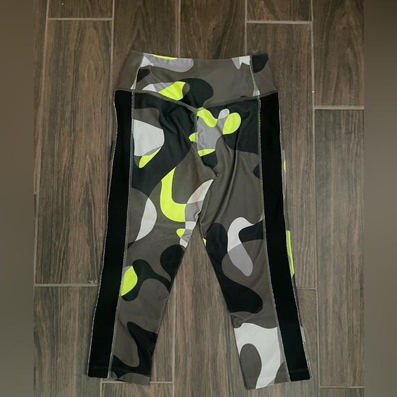 🎅🏼5/$10 Nike Womens Capri - Picture 4 of 4